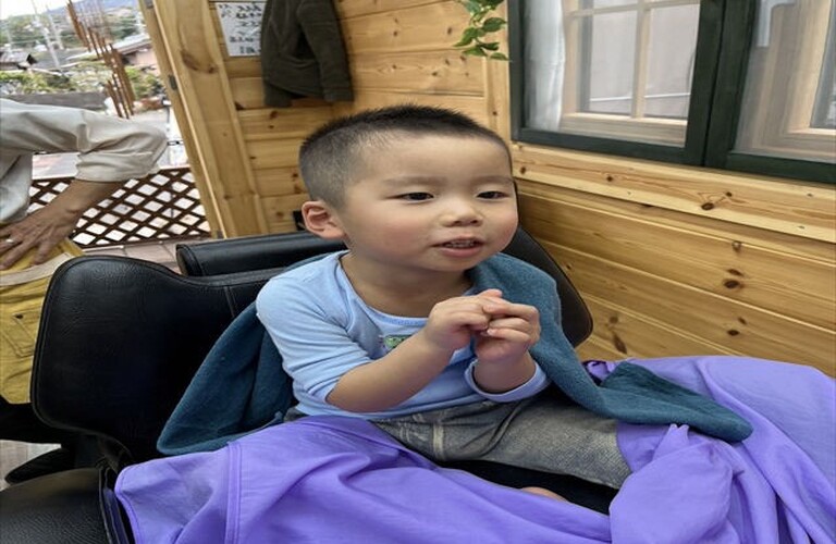 子供に合わせたヘアスタイルをご提案 | 海南市の理容室なら和やかな夫婦経営のBar bar SHIMONE